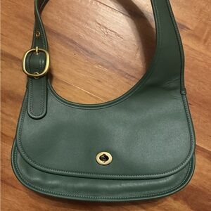 Coach Cashin Carry Bag New without tags Green Leather Shoulder Bag